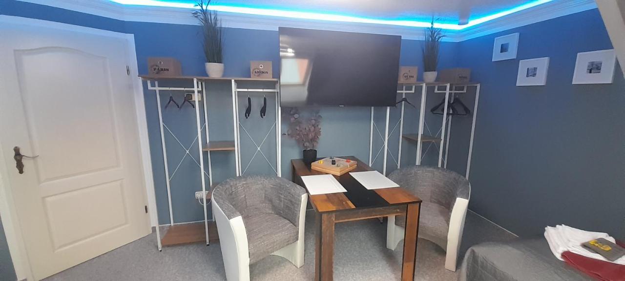 Apartment Best-preis -vip Lounge- Mit Netflix, Self-check-in, Ebike Ladestation, Fahrradraum, Wlan Und Netflix - Direkt Am Elberadweg Im Herzen Von
